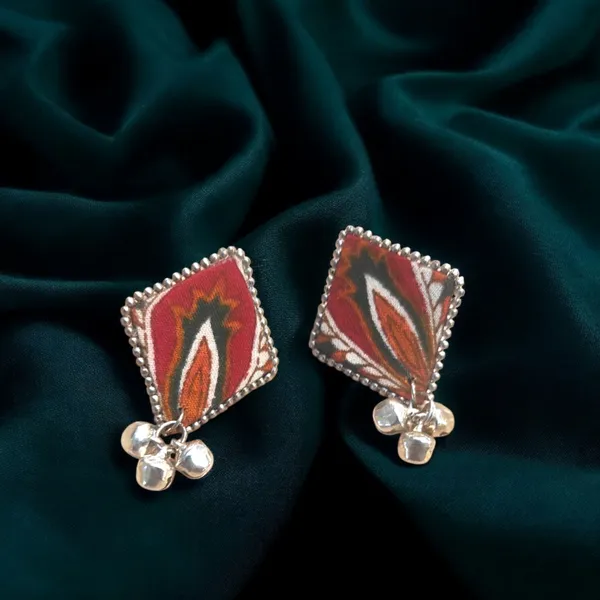 Handcrafted_Printed_Kite_Shape_Earrings_With_Ghungroo