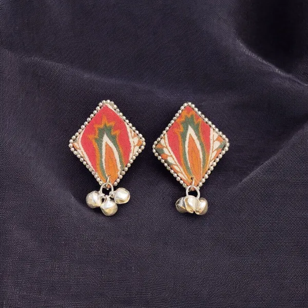 Handcrafted_Printed_Kite_Shape_Earrings_With_Ghungroo