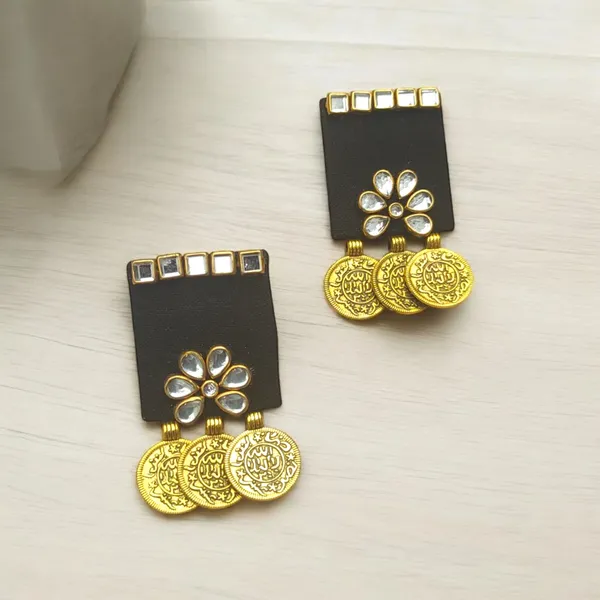 Black_Colour_Handmade_Kundan_Choker_Set_With_Golden_Coins