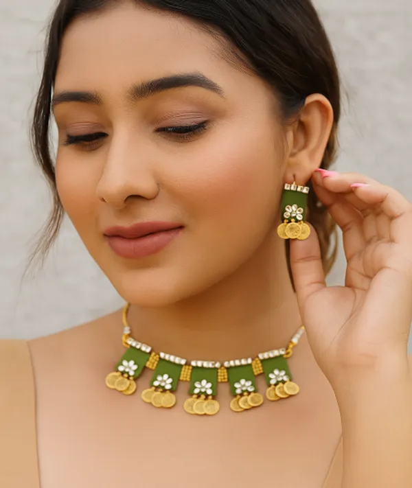 Green_Designer_Fabric_Handmade_Choker_Set_For_Women