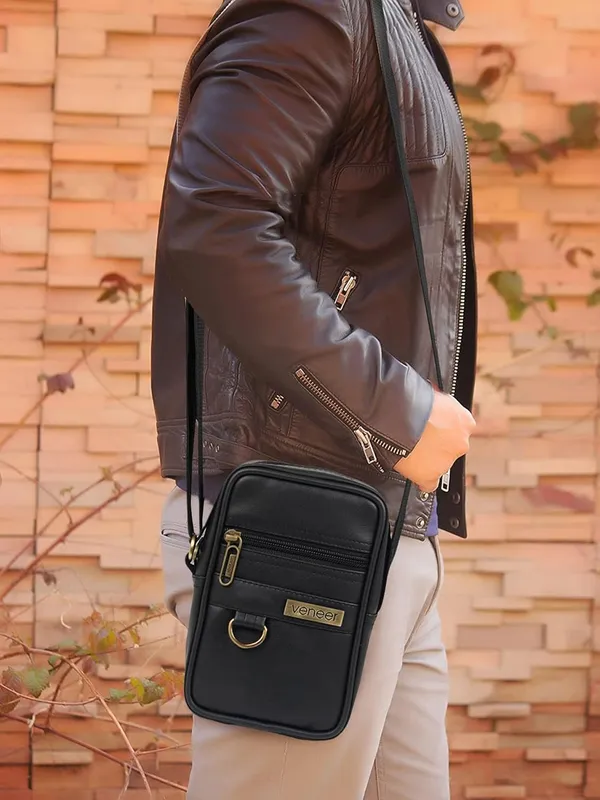Black_Synthetic_Leather_Casual_Side_Shoulder_Crossbody_Daytrip_Sling_Bag_For_Men