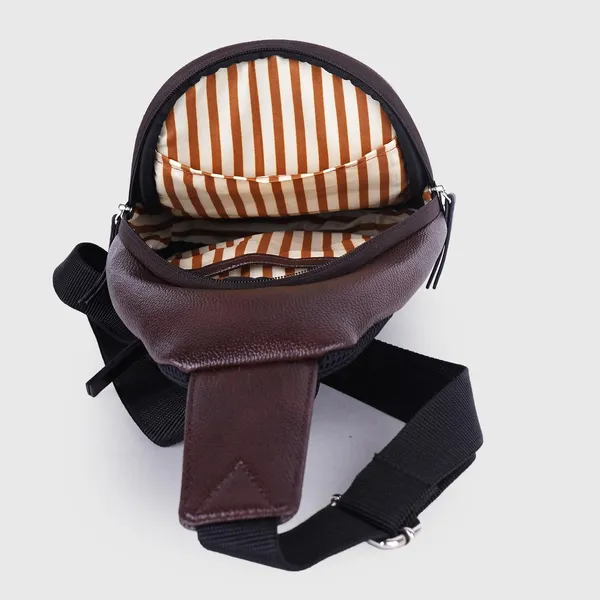 Brown_Vegan_Leather_Croco_Pattern_Stylish_Unique_Design_Shoulder_Chest_Crossbody_Fanny_Pack_For_Unisex
