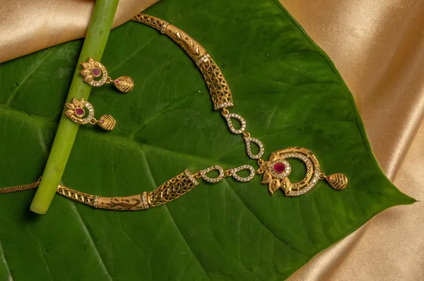 KAYRAH_Women_Red_Brass_Material_Crafted_Zircon_Stone_Studed_Necklace_with_Earrings_|_Modern,_Esthetic_Jewellery_for_Women_and_Girls|_Gifting_Accessories