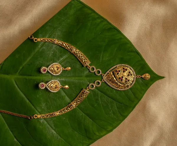 KAYRAH_Women_Golden_Brass_Material_Crafted_Zircon_Stone_Studed_Necklace_with_Earrings_|_Modern,_Esthetic_Jewellery_for_Women_and_Girls|_Gifting_Accessories