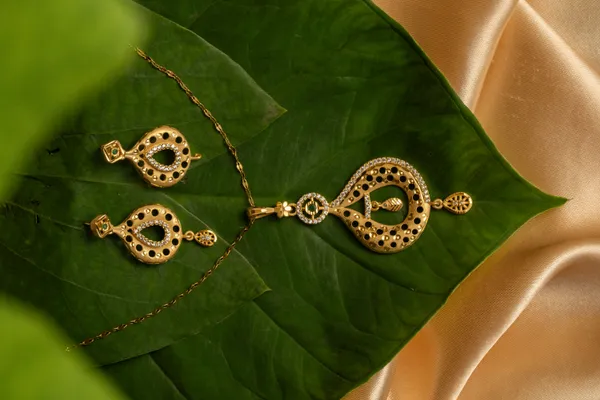 KAYRAH_Women_Green_Brass_Material_Crafted_Zircon_Stone_Studed_Necklace_with_Earrings_|_Modern,_Esthetic_Jewellery_for_Women_and_Girls|_Gifting_Accessories