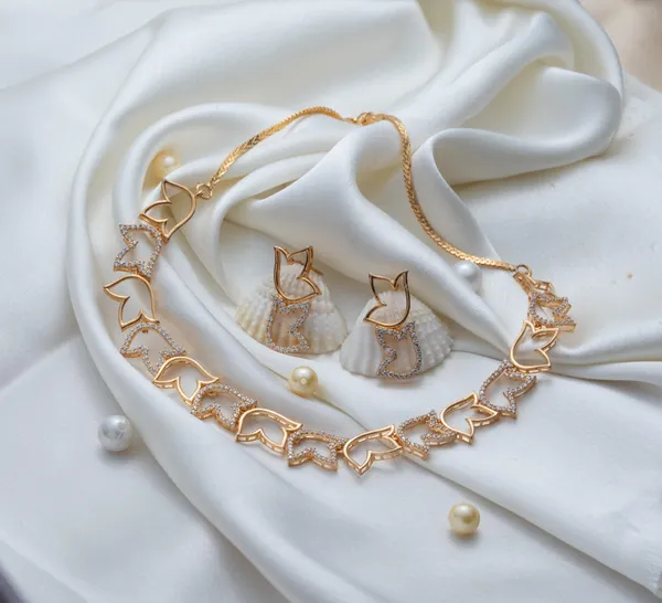 KAYRAH_Women_White_Brass_Material_Crafted_Zircon_Stone_Studed_Necklace_with_Earrings_|_Modern,_Esthetic_Jewellery_for_Women_and_Girls|_Gifting_Accessories