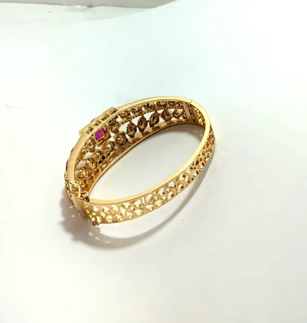KAYRAH_Green_and_White_Brass_Material_Gold_Plated_Kundan_Stone_Studed-Bracelet_for_Women_|_Modern_Look_for_every_Girl,_Women_|_Gifting_Accessories