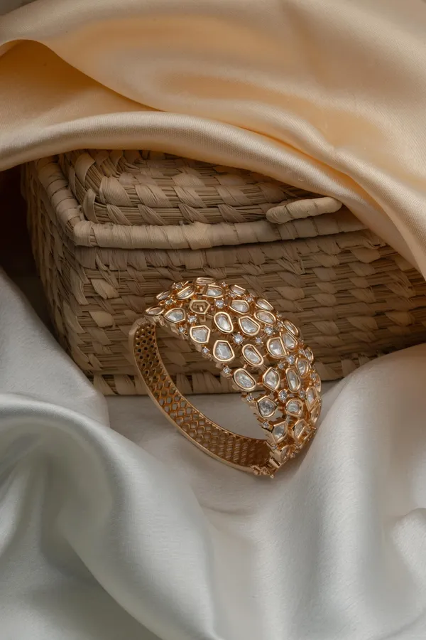 KAYRAH_White_Brass_Material_Gold_Plated_Kundan_Stone_Studed-Bracelet_for_Women_|_Modern_Look_for_every_Girl,_Women_|_Gifting_Accessories