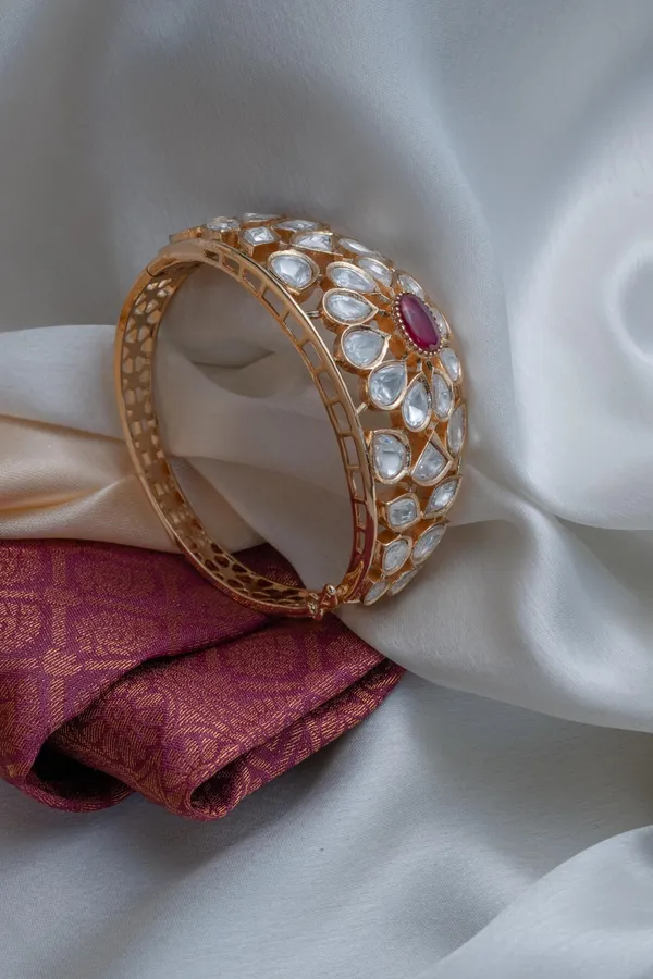 KAYRAH_Red_Brass_Material_Gold_Plated_Kundan_Stone_Studed-Bracelet_for_Women_|_Modern_Look_for_every_Girl,Women_|_Gifting_Accessories