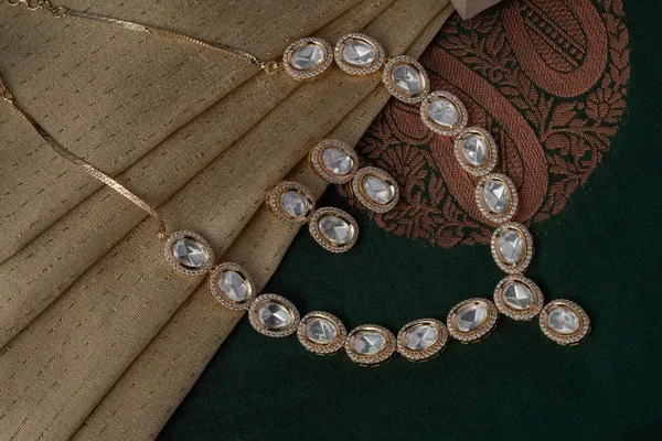 KAYRAH_Women_White_Brass_Material_Crafted_Kundan_Stone_Studed_Necklace_with_Earrings_|_Modern,_Esthetic_Jewellery_for_Women_and_Girls|_Gifting_Accessories
