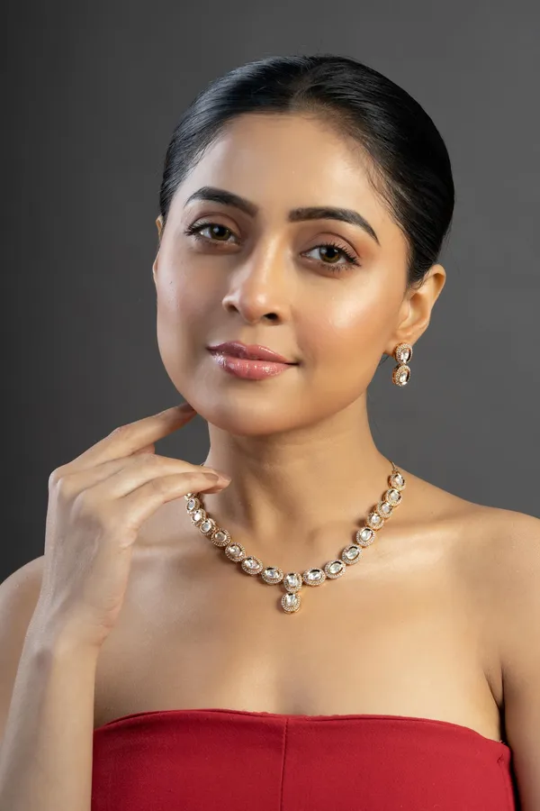 KAYRAH_Women_White_Brass_Material_Crafted_Kundan_Stone_Studed_Necklace_with_Earrings_|_Modern,_Esthetic_Jewellery_for_Women_and_Girls|_Gifting_Accessories