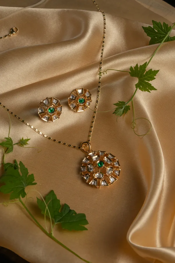 KAYRAH_Women_Green_Brass_Material_Crafted_Kundan_Stone_Studed_Necklace_with_Earrings_|_Modern,_Esthetic_Jewellery_for_Women_and_Girls|_Gifting_Accessories