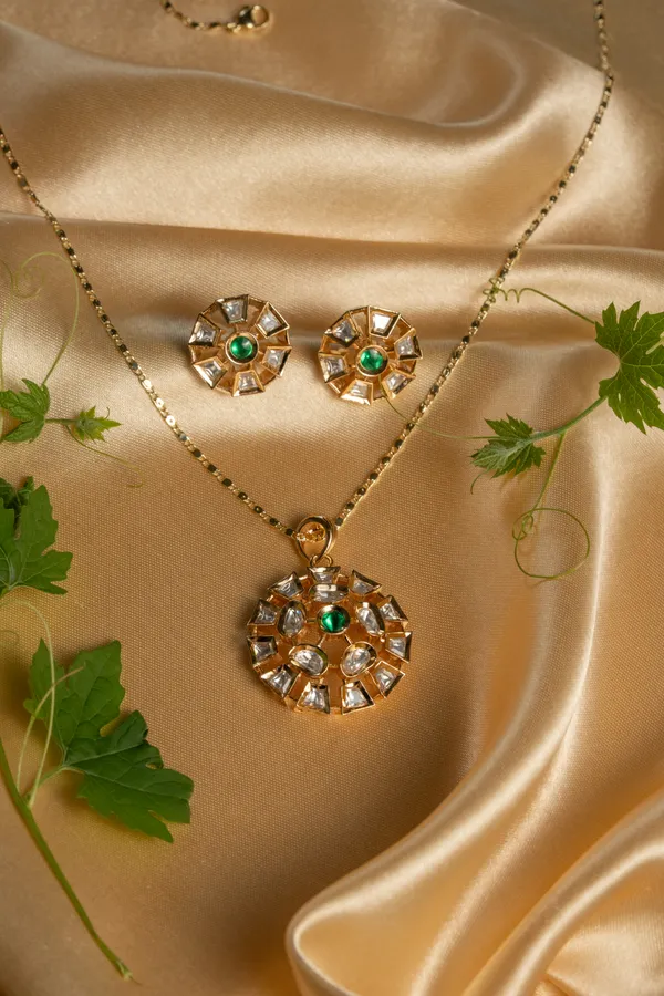 KAYRAH_Women_Green_Brass_Material_Crafted_Kundan_Stone_Studed_Necklace_with_Earrings_|_Modern,_Esthetic_Jewellery_for_Women_and_Girls|_Gifting_Accessories