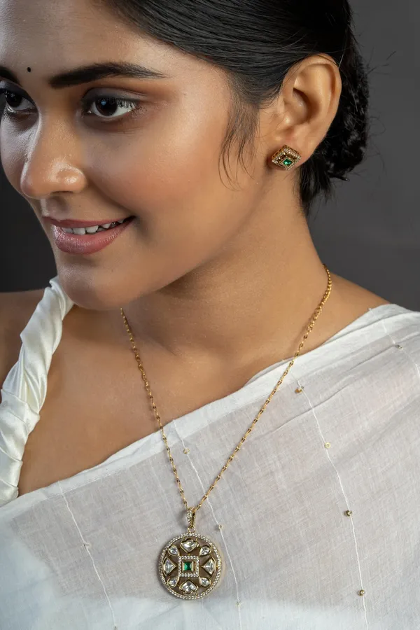KAYRAH_Women_Green_Brass_Material_Crafted_Kundan_Stone_Studed_Necklace_with_Earrings_|_Modern,_Esthetic_Jewellery_for_Women_and_Girls|_Gifting_Accessories