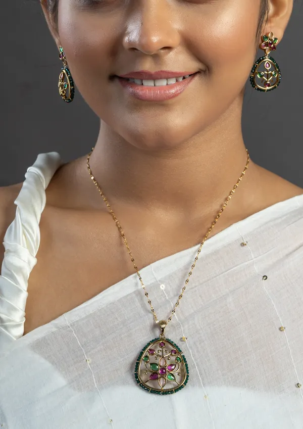 KAYRAH_Women_Multi_Brass_Material_Crafted_Onyx_Stone_Studed_Necklace_with_Earrings_|_Modern,_Esthetic_Jewellery_for_Women_and_Girls|_Gifting_Accessories