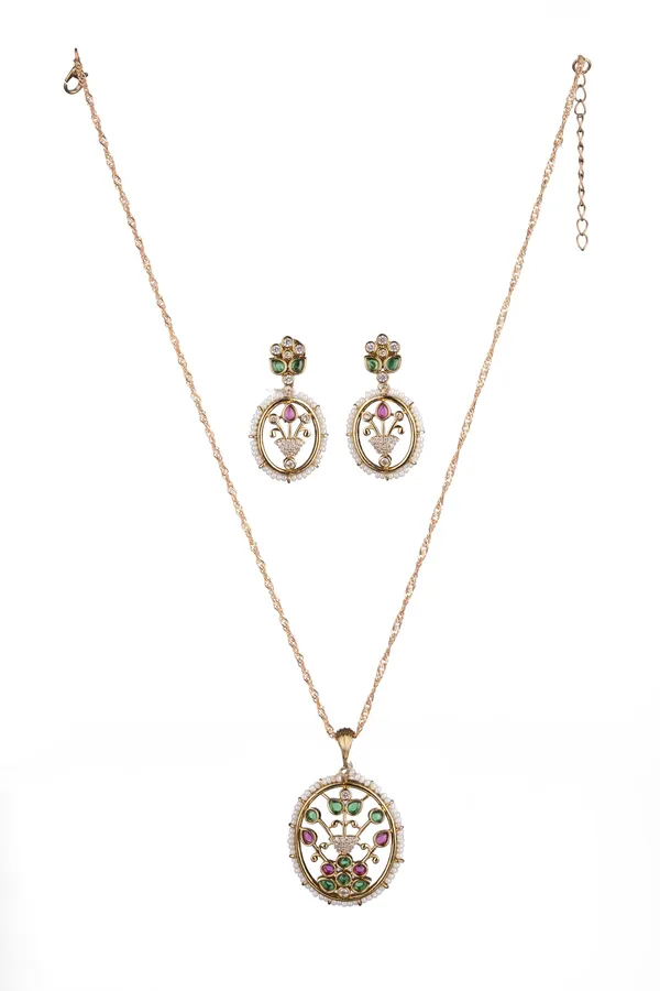 KAYRAH_Women_Multi_Brass_Material_Crafted_Onyx_Stone_Studed_Necklace_with_Earrings_|_Modern,_Esthetic_Jewellery_for_Women_and_Girls|_Gifting_Accessories