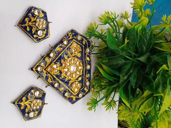 Blue_Alloy_And_Kundan_Stone_Premium_Kundan_Pendant_For_Jewellery_Making