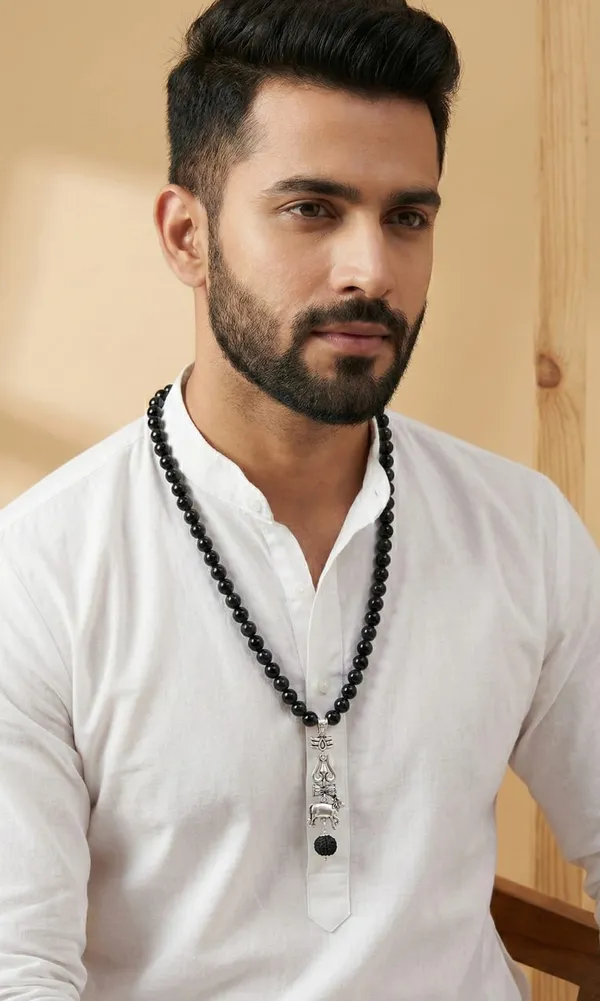 Authentic_Black_Karungali_Beads_Mala_With_Silver_Plated_Shiva_Parivar_Locket_Necklace
