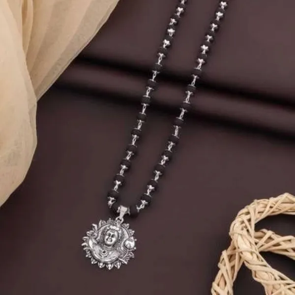 Karungali_Mala_With_Murugan_Silver_Alloy_Pendant_–_7Mm_Beads_Mala_For_Men_&_Women_–_Wooden_&_Metal_Pendant_Set