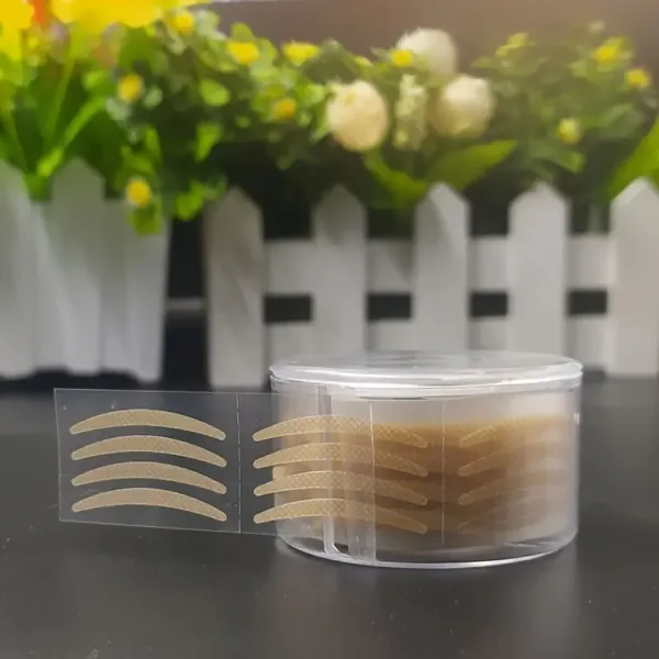 Transparent_Waterproof_Eyelash_Adhesive_Tape_For_Women_(Pack_Of_600)