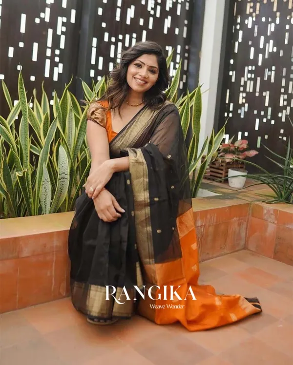 Black_Color_Premium_Cotton_Silk_Saree_With_Classy_Blouse_and_tassels
