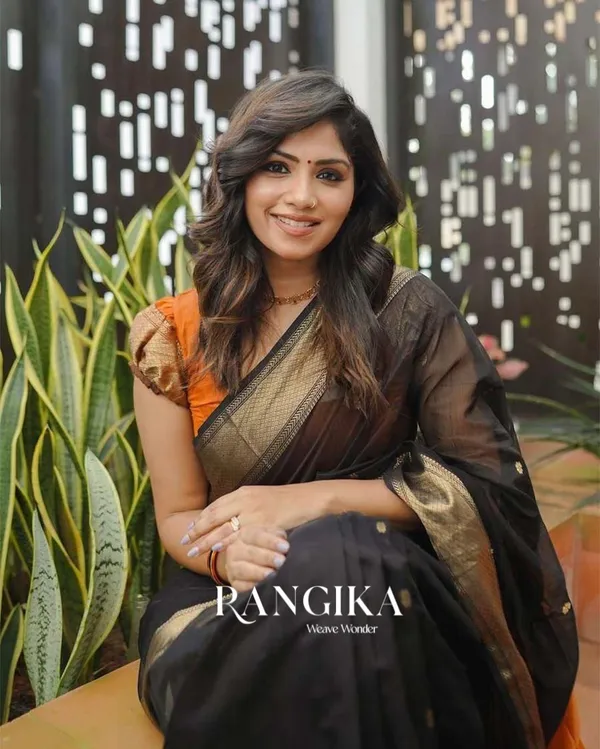 Black_Color_Premium_Cotton_Silk_Saree_With_Classy_Blouse_and_tassels
