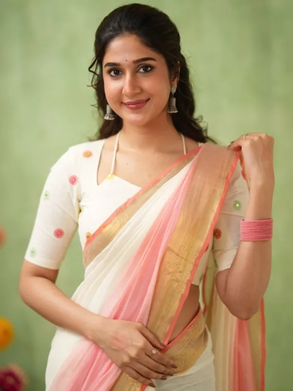 White_&_Peach_Mulmul_Cotton_Saree_with_Golden_Woven_Border_&_Matching_White_Blouse_Piece