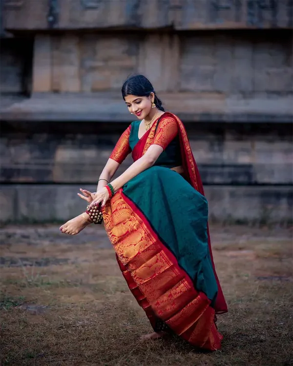 Green_And_Red_Kanchipuram_Zari_Weaving_Half_Saree_With_Blouse___Silk_Dupatta