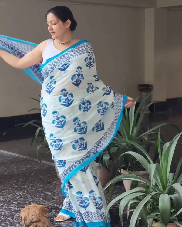 White_Blossom_-_Pure_Linen_Saree_with_Large_Blue_Flower_Art_&_Coordinated_Blouse