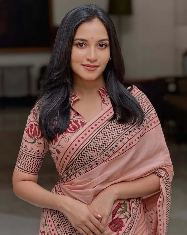Rosy_Rani_-_Rani_Pink_Linen_1-Minute_Ready_to_Wear_Saree_with_Matching_Blouse_Piece