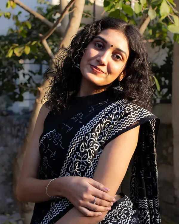 Black_Color_1_-_Minute_Ready_to_Wear_Mulmul_Cotton_Saree_with_Blouse_Piece