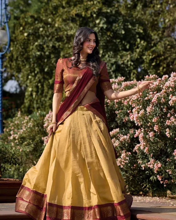 Cream_And_Brown_Kanchipuram_Zari_Weaving_Half_Saree_With_Blouse___Silk_Dupatta