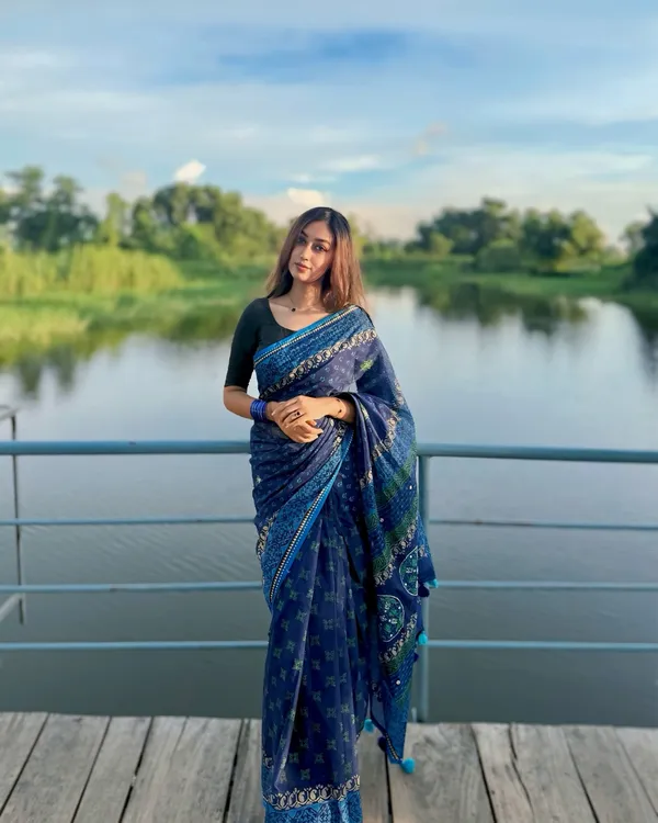 Samudra_Jyoti_-_Graceful_Navy_Linen_Saree_with_Small_Detailing_&_Border_with_Blouse_Piece