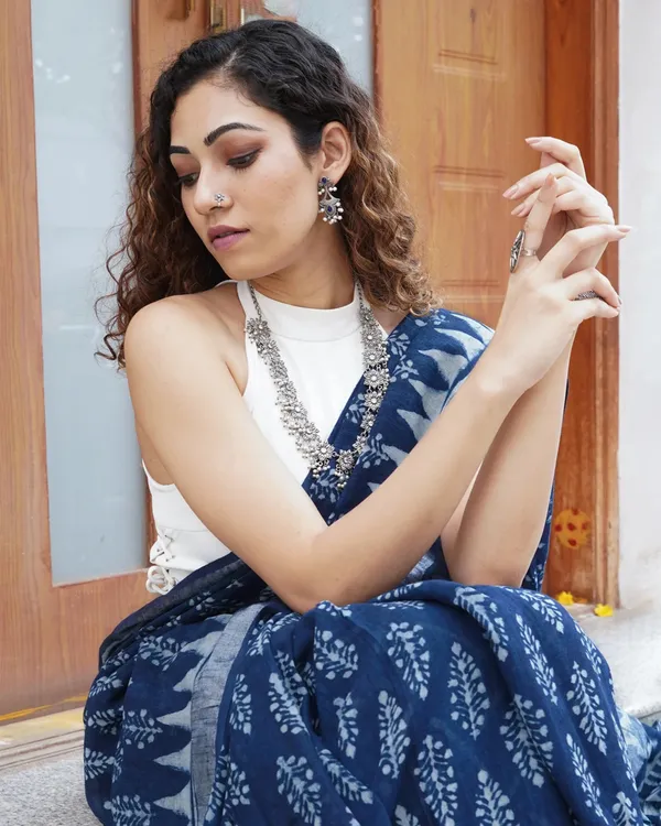 Blue_Color_1_-_Minute_Ready_to_Wear_Mulmul_Cotton_Saree_with_Blouse_Piece