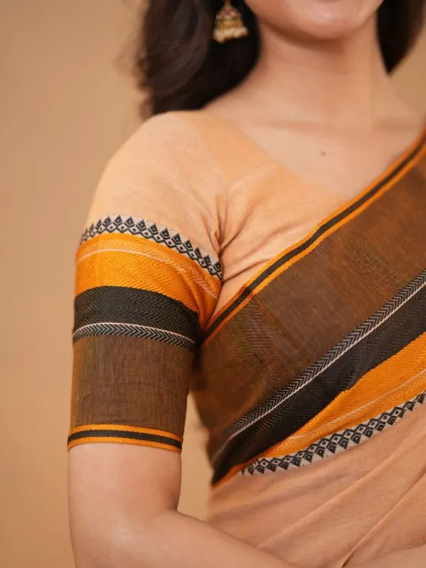 Peach_Soft_Mulmul_Cotton_Saree_with_Contrast_Border_Design_with_Blouse_Piece