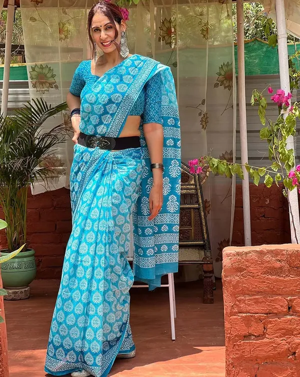 Indigo_Glow_-_Blue_Linen_Saree_with_Coordinated_Blue_Blouse_Piece
