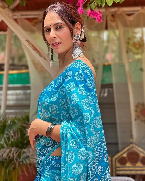 Indigo_Glow_-_Blue_Linen_Saree_with_Coordinated_Blue_Blouse_Piece