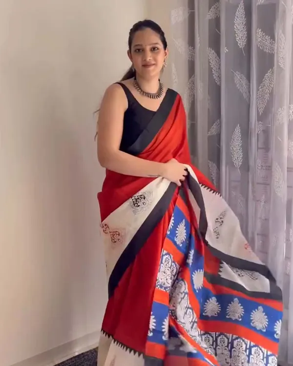 Ruby_Fade_-_Red_Linen_Saree_with_Black_Highlights_&_Blouse