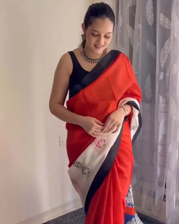 Ruby_Fade_-_Red_Linen_Saree_with_Black_Highlights_&_Blouse