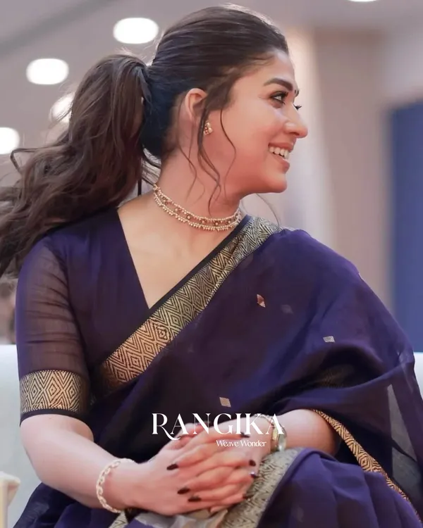 Purple_Color_Premium_Cotton_Silk_Saree_With_Classy_Blouse_and_tassels
