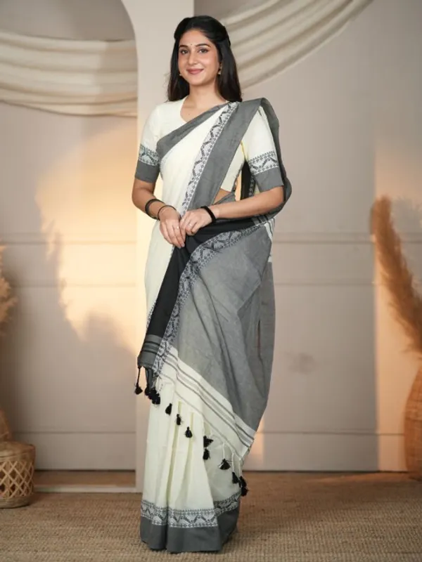 White_MulMulmul_Cotton_Saree_with_Grey_Border_Motif_&_Matching_Off-White_Blouse_Piece