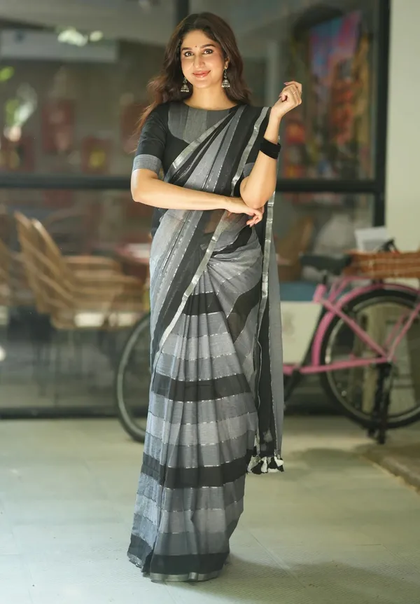 Black_&_Grey_Striped_MulMul_Cotton_Saree_with_Blouse_Piece