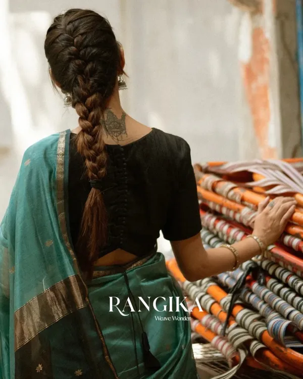 Bottle_Green_And_Black_Premium_Cotton_Silk_Saree_With_Classy_Blouse_and_tassels