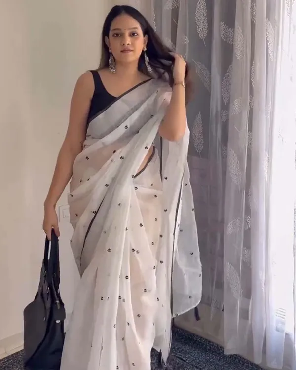 Ivory_Noir_-_White_Linen_Saree_with_Black_Border_&_Blouse