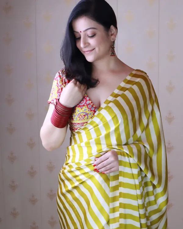 Mustard_Yellow_Color_1_Minute_Ready_to_Wear_Digitial_Printed_Crape_Silk_Saree