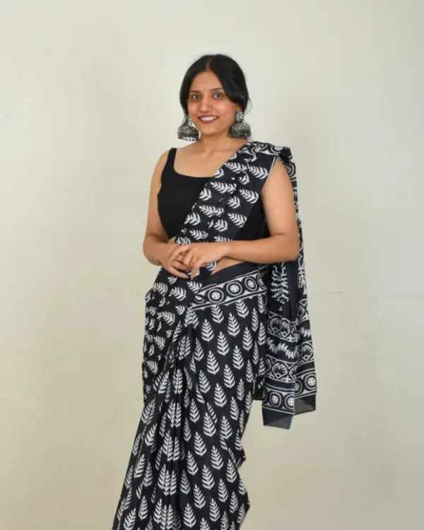 Black_Color_1_-_Minute_Ready_to_Wear_Mulmul_Cotton_Saree_with_Blouse_Piece