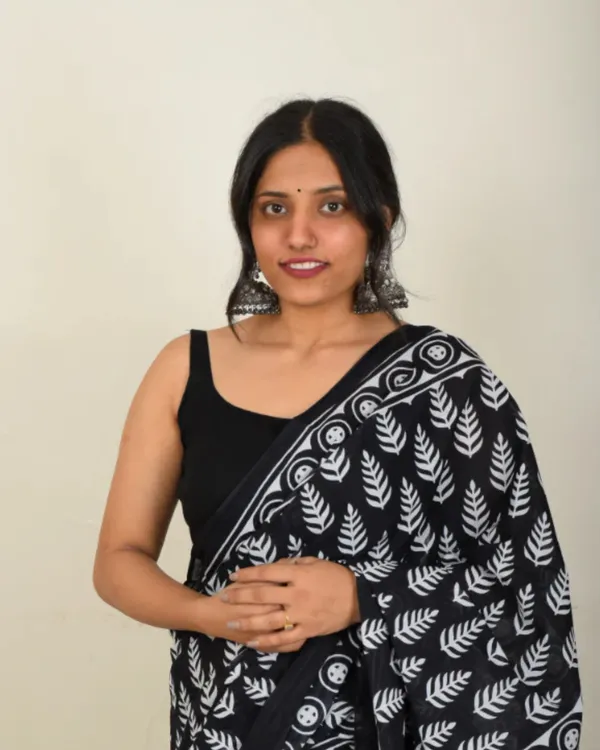 Black_Color_1_-_Minute_Ready_to_Wear_Mulmul_Cotton_Saree_with_Blouse_Piece