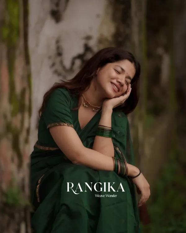 Green__Premium_Cotton_Silk_Saree_With_Classy_Blouse_and_tassels