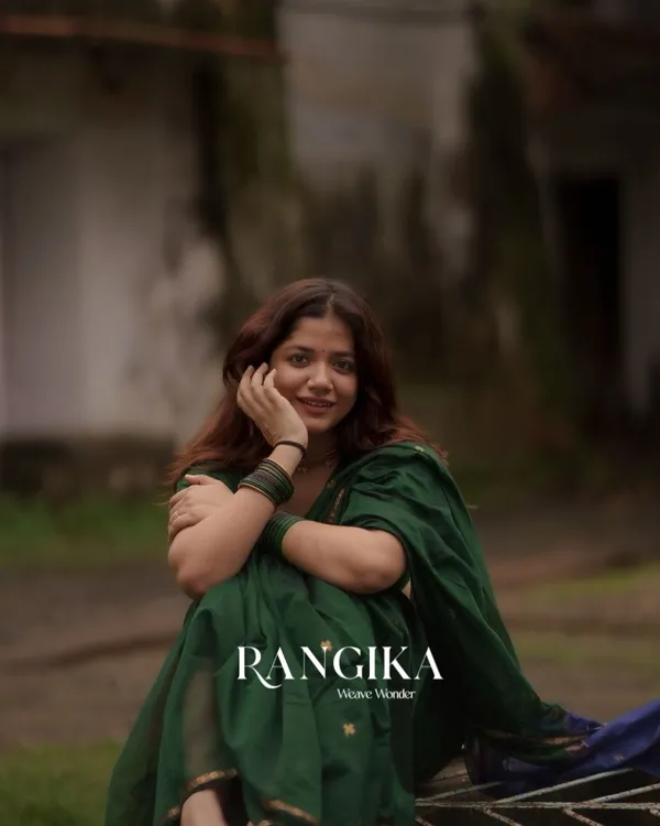 Green__Premium_Cotton_Silk_Saree_With_Classy_Blouse_and_tassels