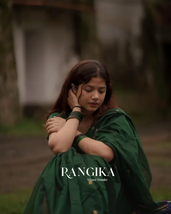 Green__Premium_Cotton_Silk_Saree_With_Classy_Blouse_and_tassels